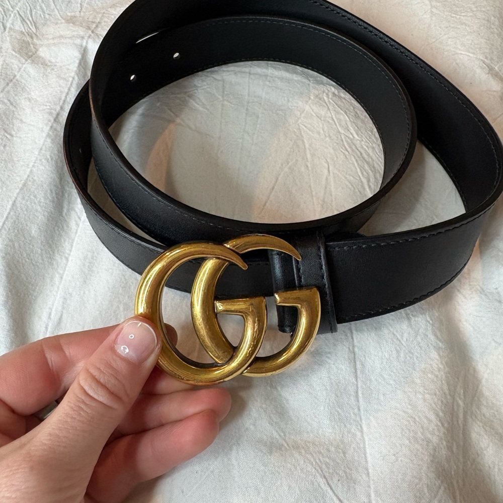 Gucci Black Leather Belt with Gold GG Buckle